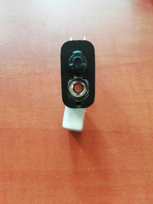 Концевик выключатель двери  VW Passat B3,B4,Golf3,T4, AUDI 80,AUDI 100