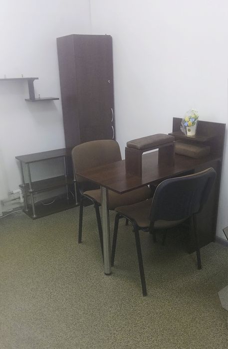 Оренда місця майстра манікюру, педикюру.