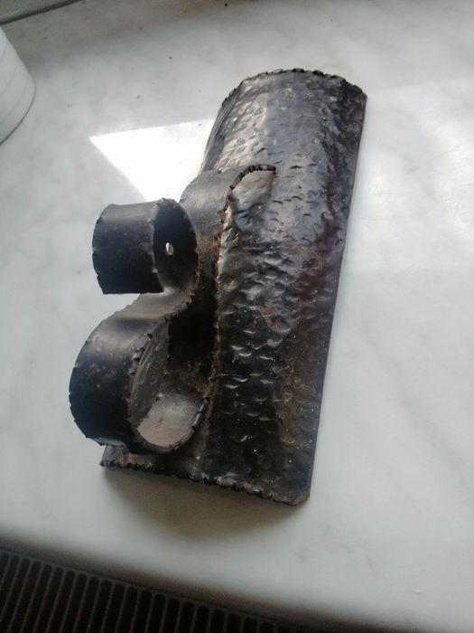 Kuta ozdoba na ścianę z epoki PRL-u