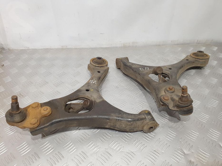 рычаг передний нижний правый шаровая под замену Honda Civic разборка