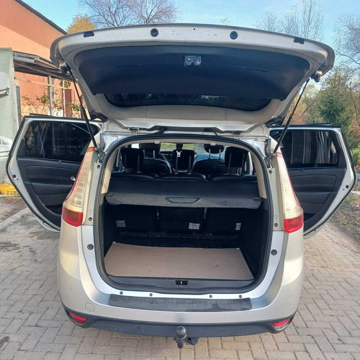 Продам Renault Grand Scenic 2010року