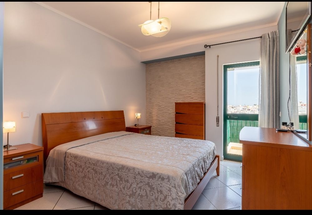 Mobilia de Quarto de casal completo cerejeira como novo 500 euros