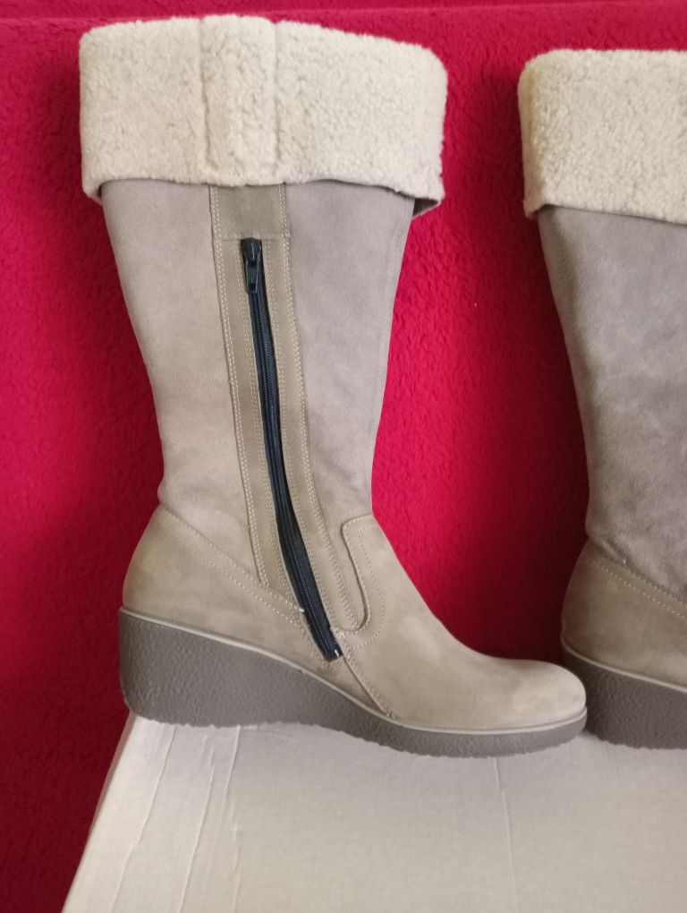 Зимние женские ОРИГИНАЛ !ботиночки ECCO. 38-39 размер. Новые красивые