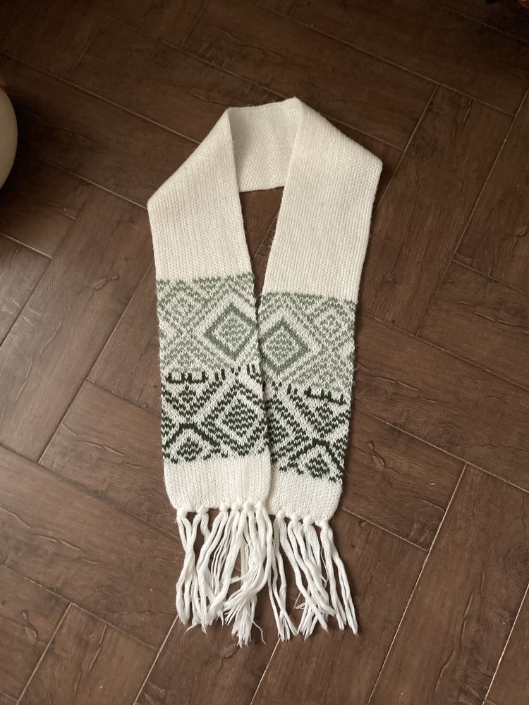 Жіночий вʼязаний шарф, женский вязанный шарфик, теплый белый