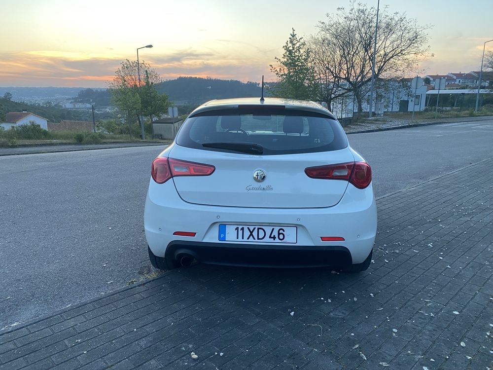 Alfa Romeo Giulietta 1.6 JTDm - 2012 -