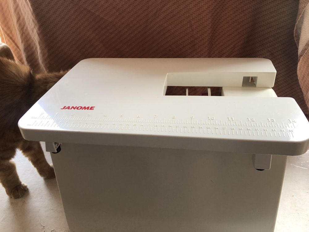 Швейна машинка janome qdc 630