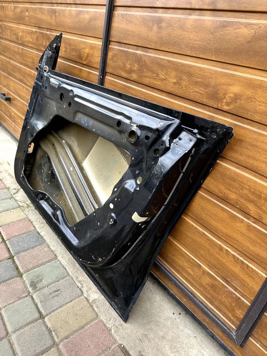 Двері передні праві Тесла моделі У Tesla Model Y 2020–2026