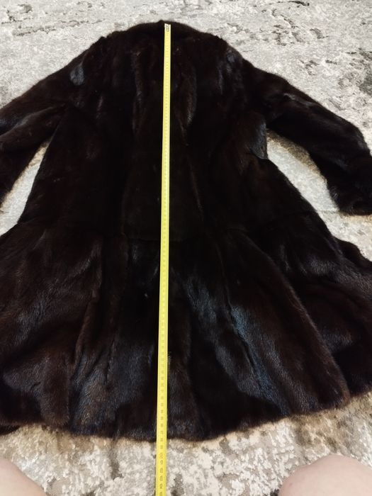 Продаю норковую шубу, в хорошем состоянии, мех плотный, не сыпится.