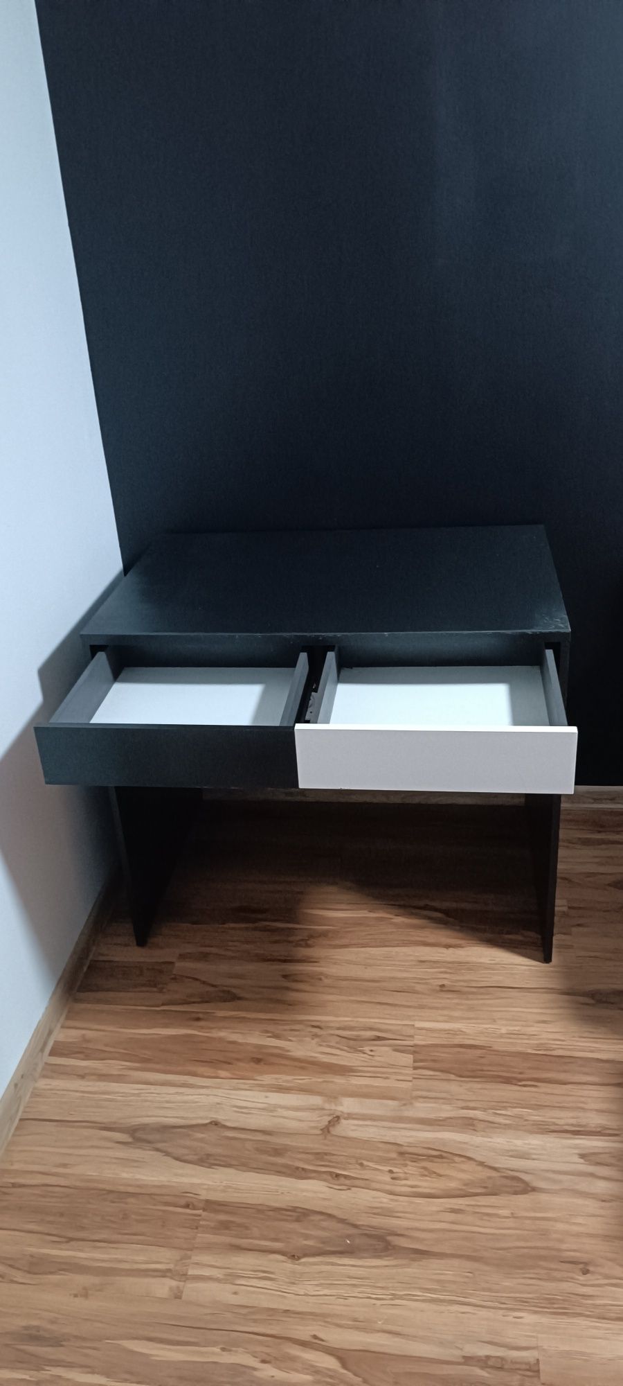 Biurko czarne z szufladami