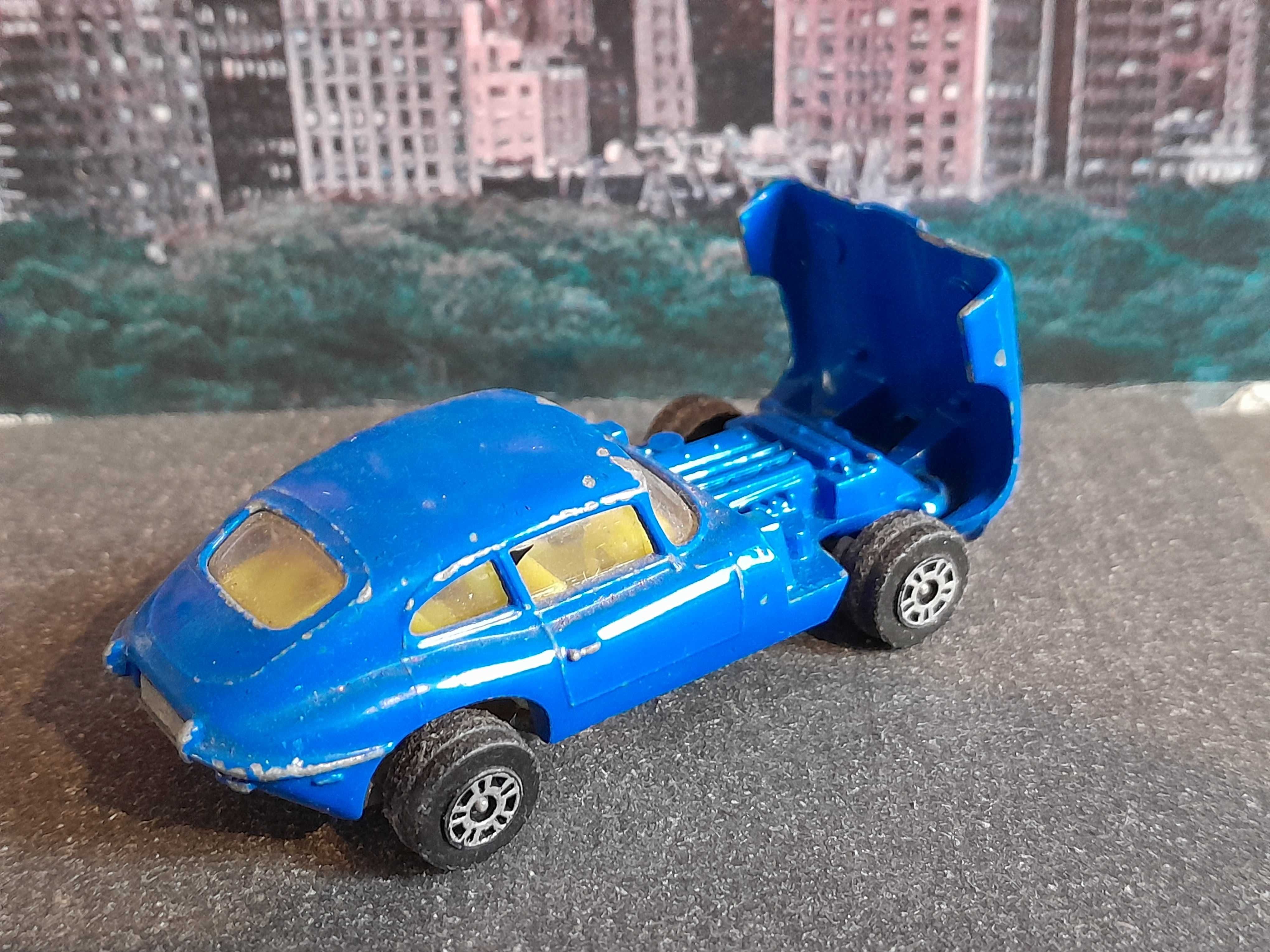 Stary resorak Corgi Juniors Jaguar E Type 2+2 WhizzWheels do kolekcji