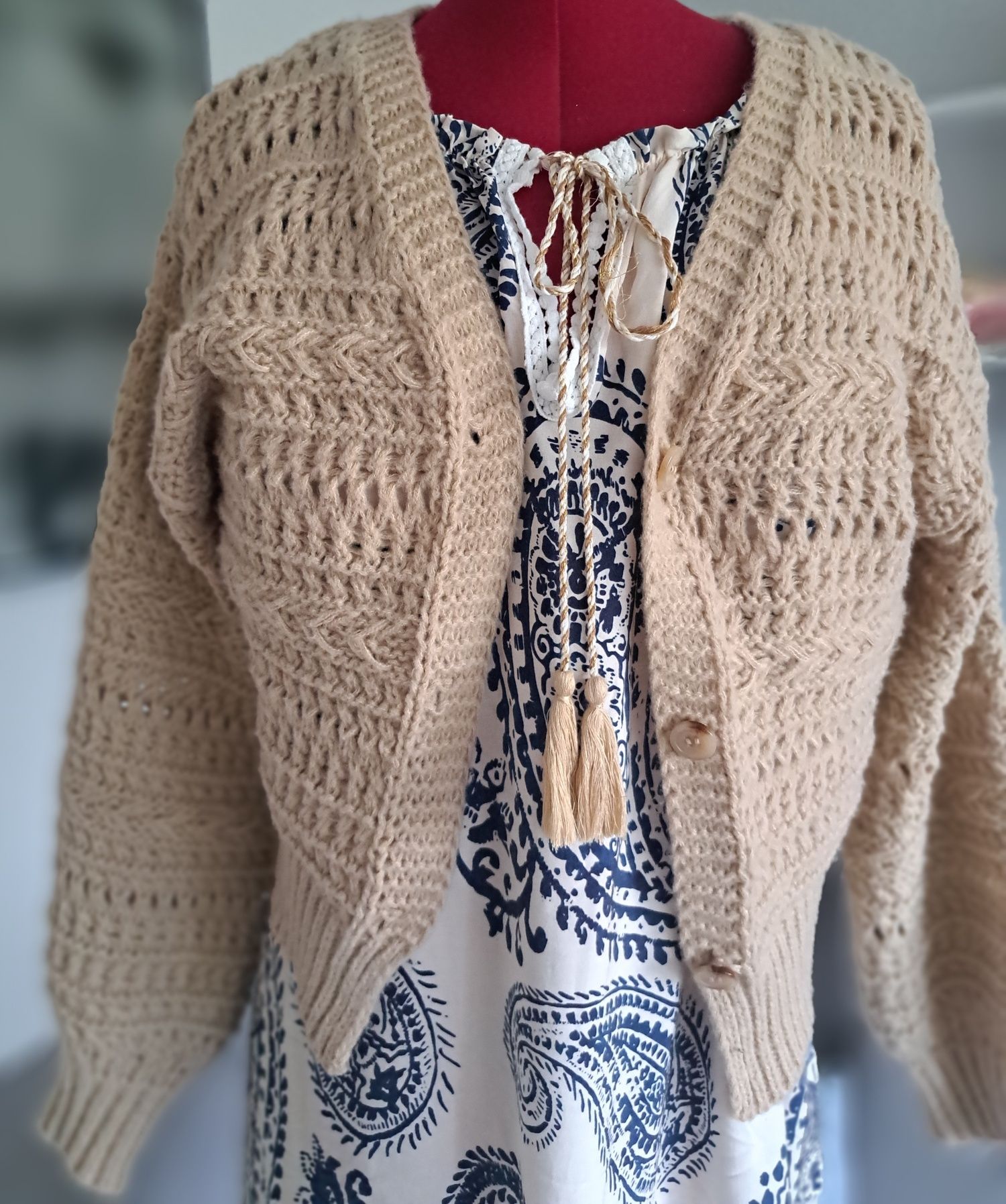 Rozpinany ażurowy sweter rozmiar L /XL