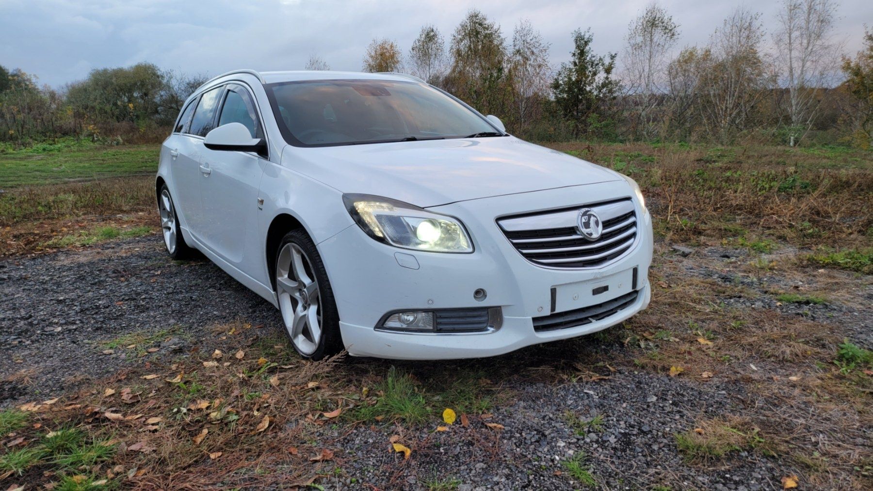 Бампер Opel Insignia 2008-2013 р. разборка в зборі та компоненти