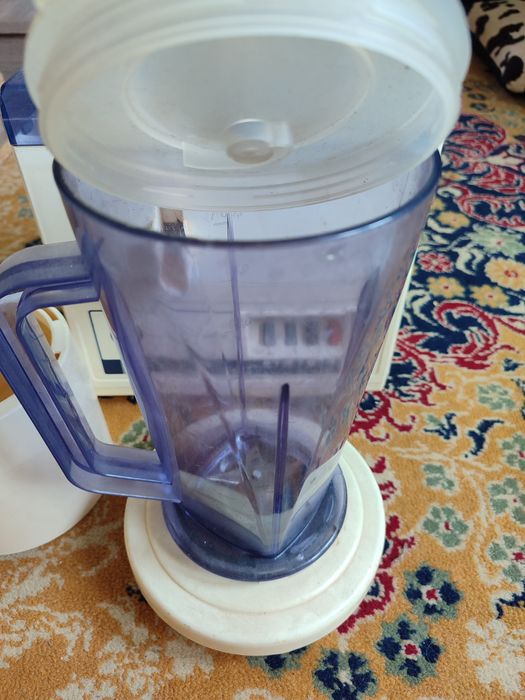 Продам кухонний комбайн Рось КЕМ-С2П