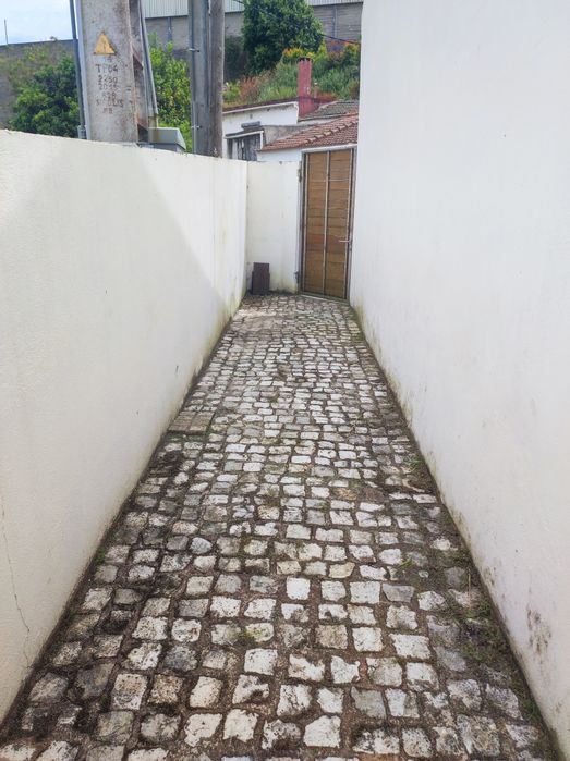 Casa no sopé da serra monte junto
