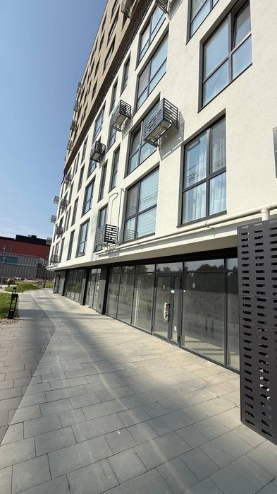 Оренда фасадного приміщення в новобудові ЖК Сейф Таун