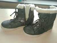 Buty zimowe dziewczęce z futerkiem