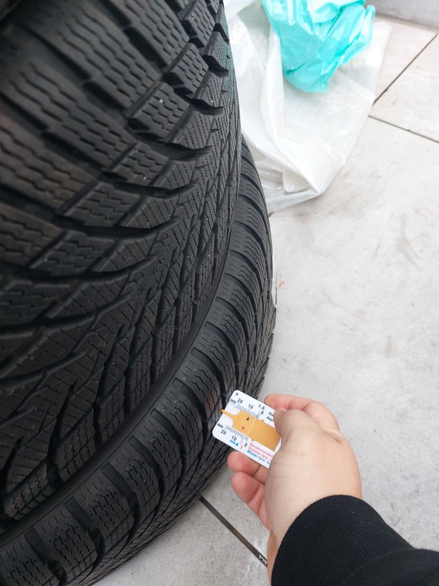 Oryginalne koła zimowe Toyota CHR 225/45R19 Nokian