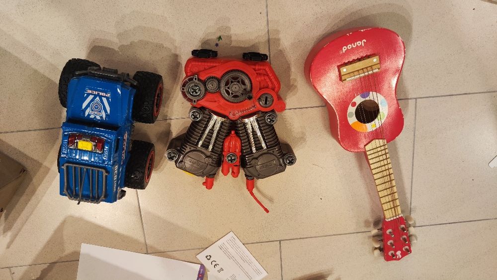Zabawka sensoryczna zestaw silnik, monster truck, gitara.