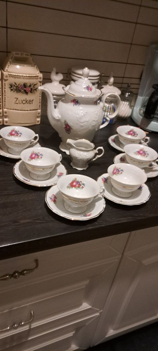 Serwis  kawowy. Porcelana.