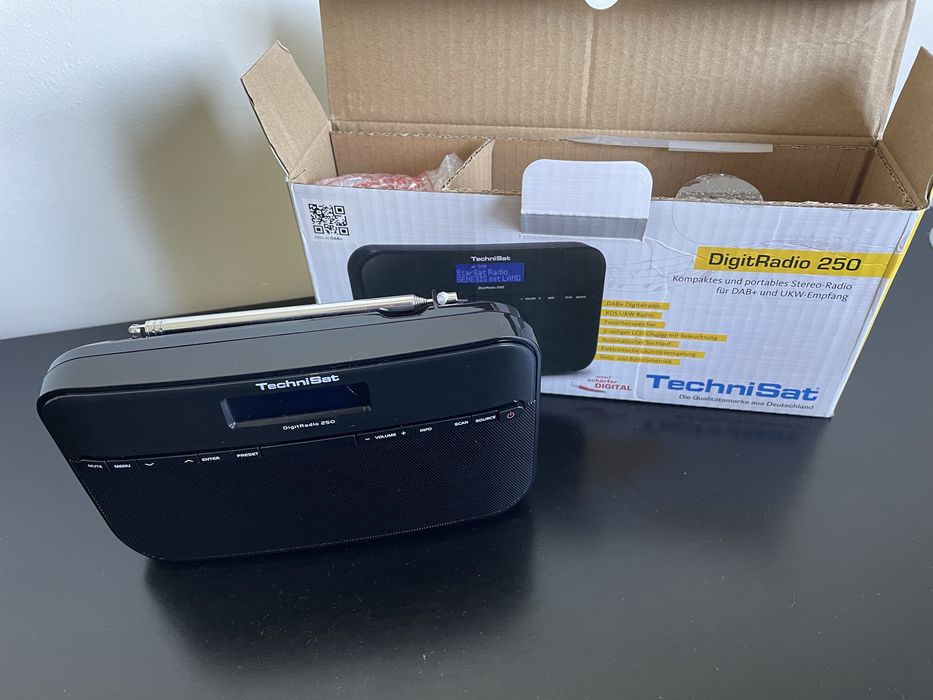 Radio cyfrowe DAB plus Technisat DigitRadio 250 kolor czarny