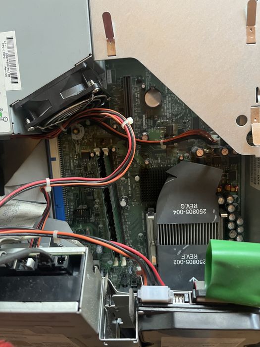 Sprzedam komputer Compaq EVo D510 SSF pentium  4 2000 MHz 1024 MB ram