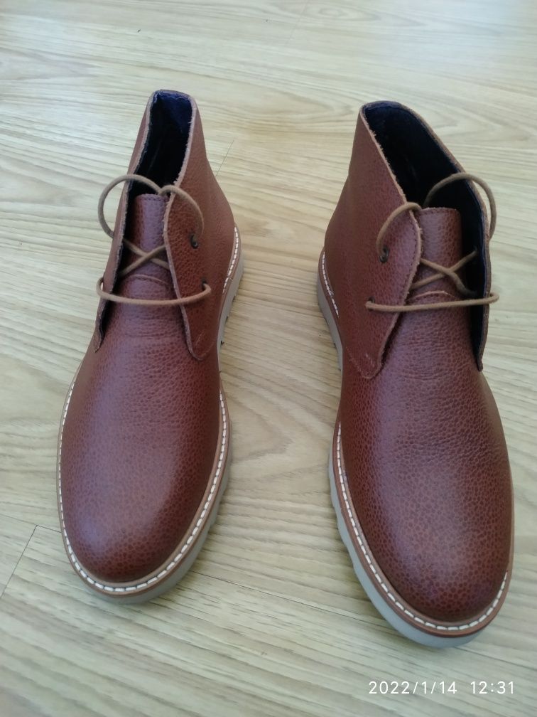 Botins em pele modelo Smart casual, totalmente novos