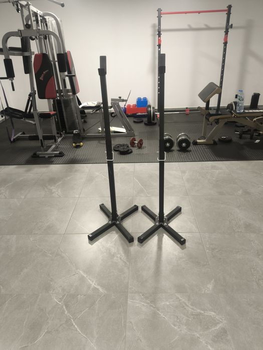 Stojaki pod sztangę - wyciskanie, przysiady