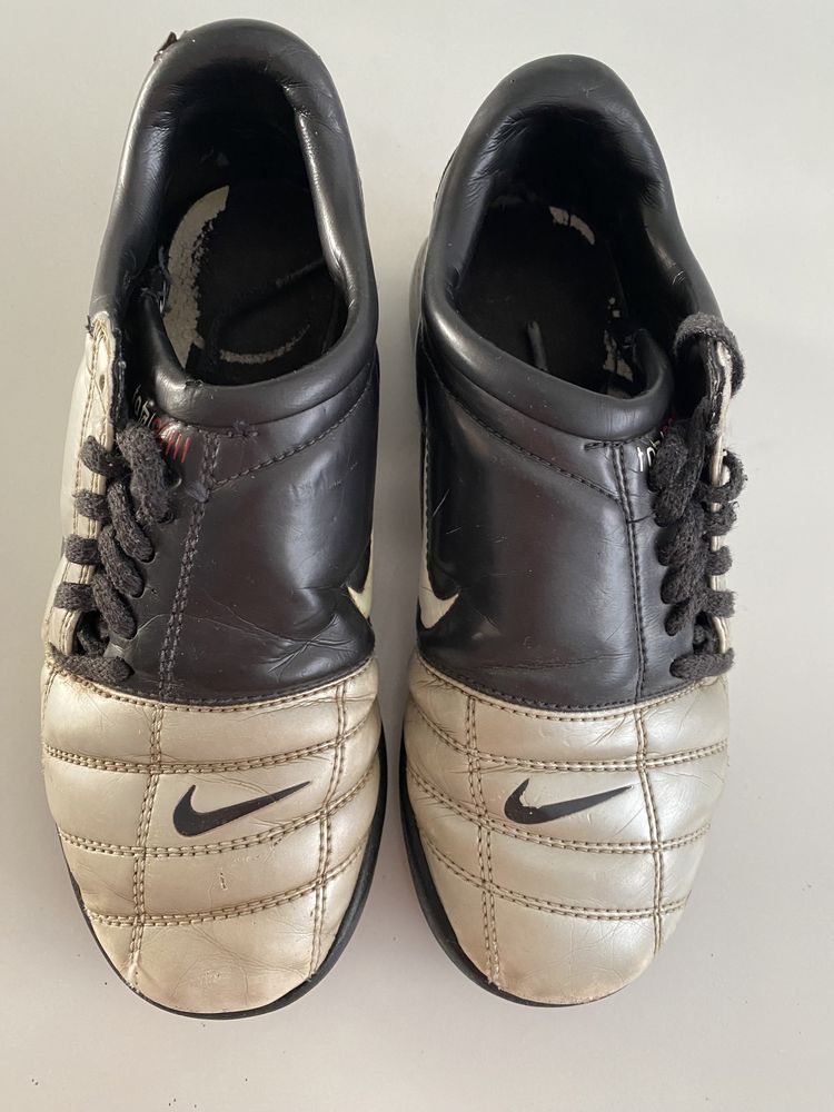 Buty sportowe Turfy do piłki nożnej, korki na murawę Nike Total 90