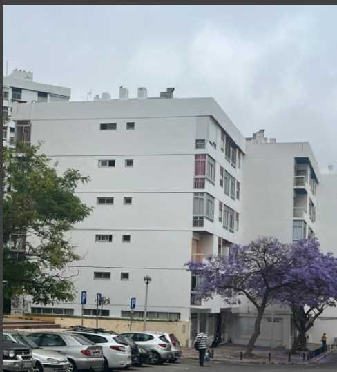 T4 renovado no centro de Faro – 124 m², 1.º andar com elevador