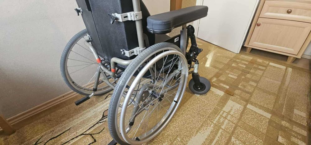 Wózek inwalidzki Inovys II firmy Vermeiren – stan idealny!