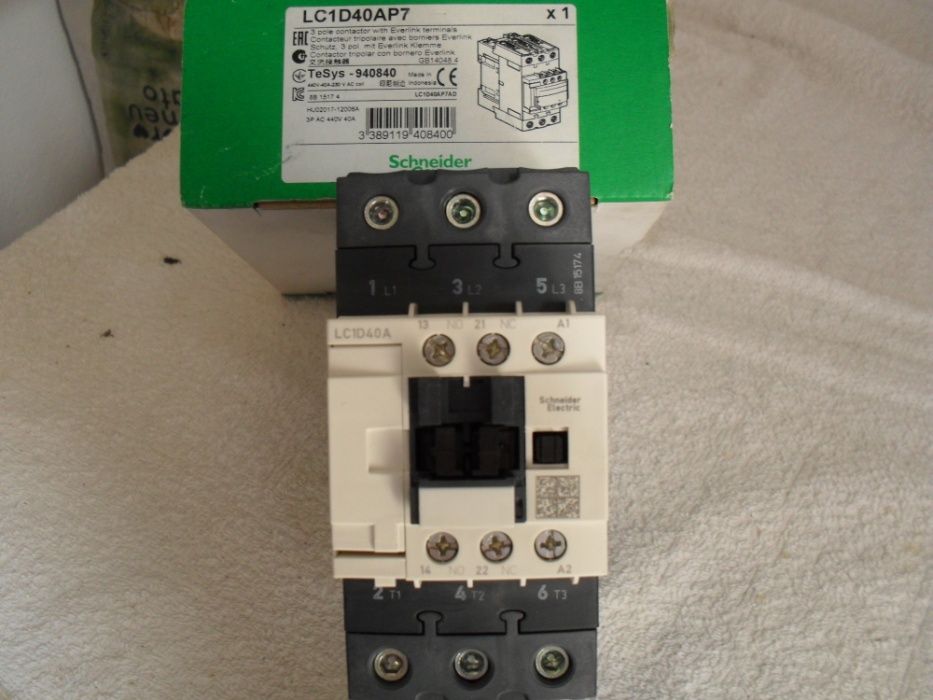 Contactor LC1D40AP7 Schneider - 40 Amp.