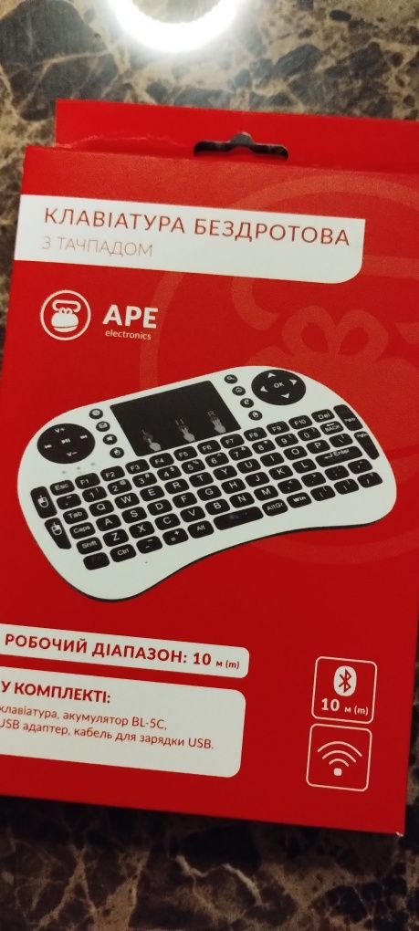Клавіатура бездротова з тачпадом APE