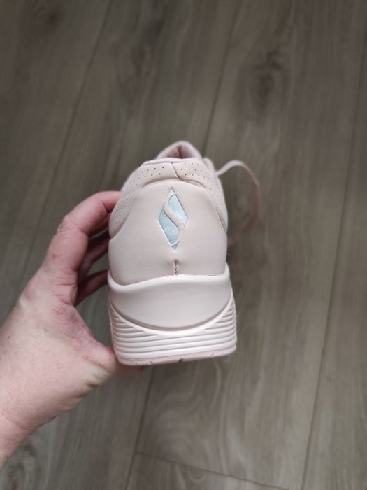 Кросівки жіночі 40 розмір