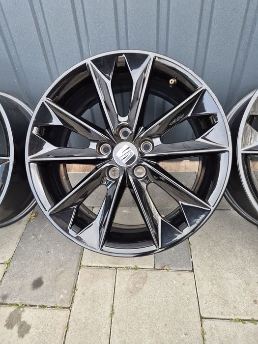 Диски 5*100, R16,  Seat,  Volkswagen Golf 4, Scoda Fabia,  Tour