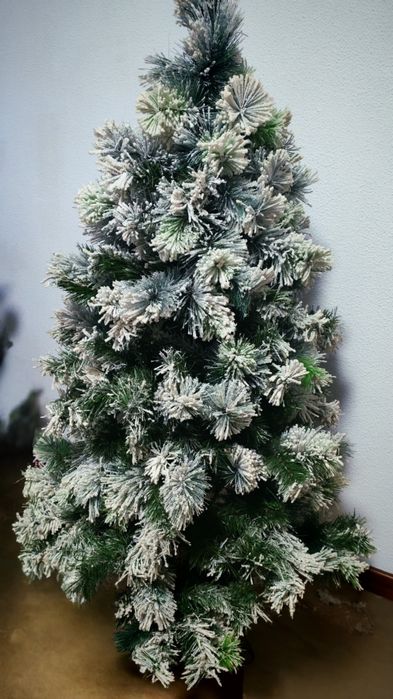 Árvore Natal Verde Com Neve