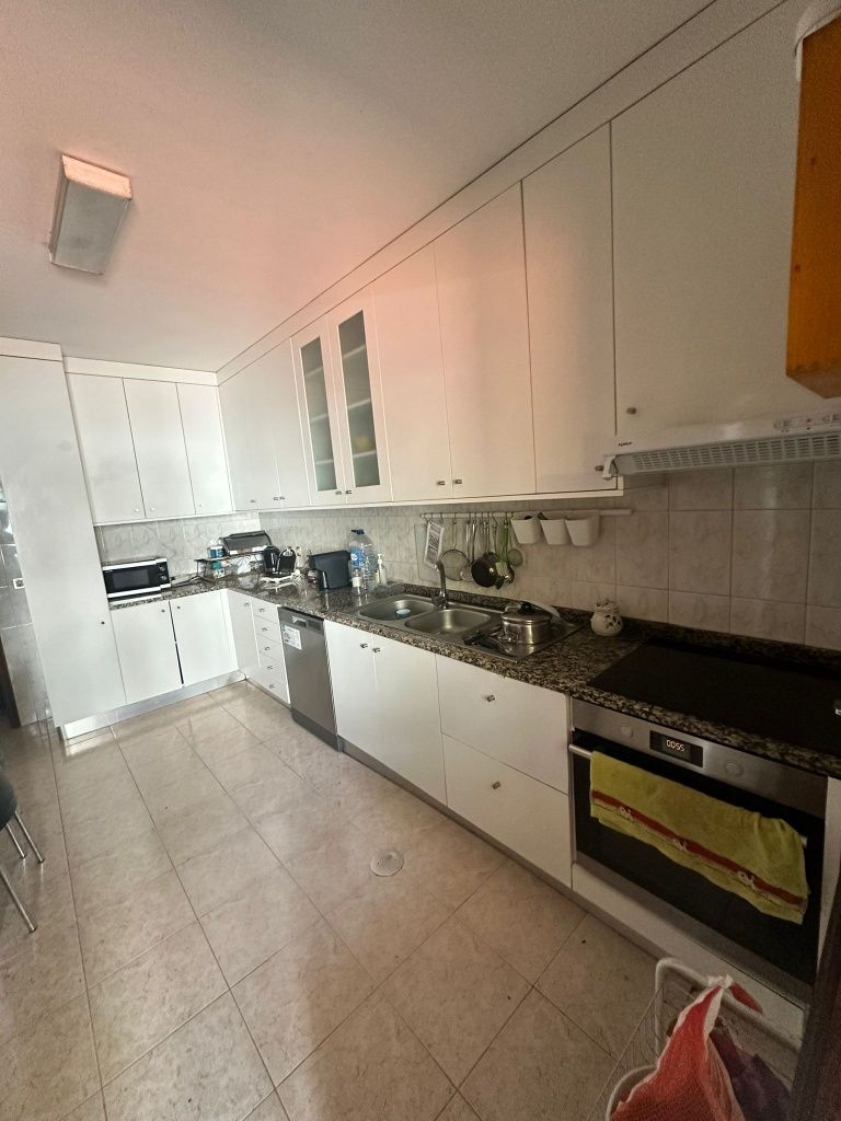 Alugo quarto na Maia priximo do metro Forúm Maia