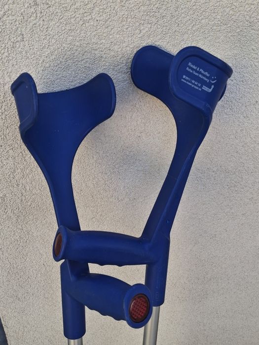 Kule Ortopedyczne Kule Do Chodzenia Regulowane
REGULOWANA WYSOKOŚĆ: Ku