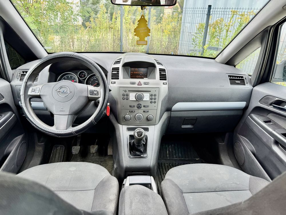 Opel Zafira 1.6 > LPG > 7-Osob > 2007 > Klima > Alufelgi > Hak