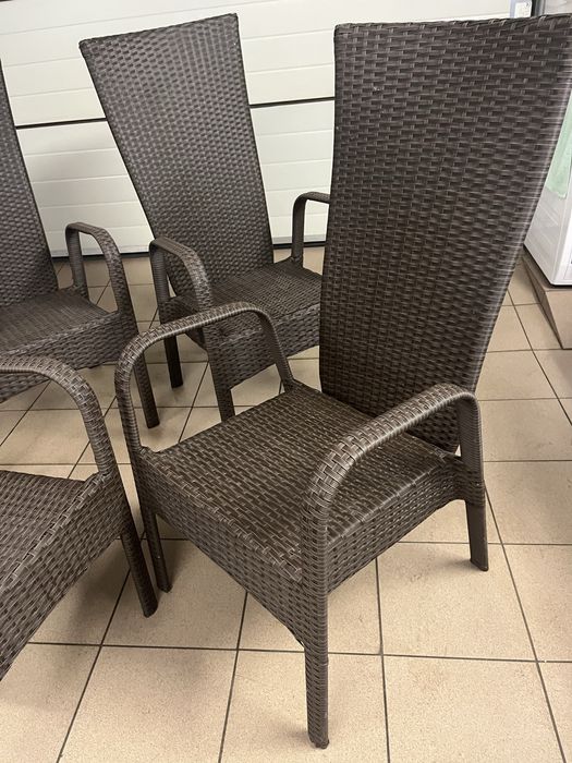Krzesla rattanowe brązowe