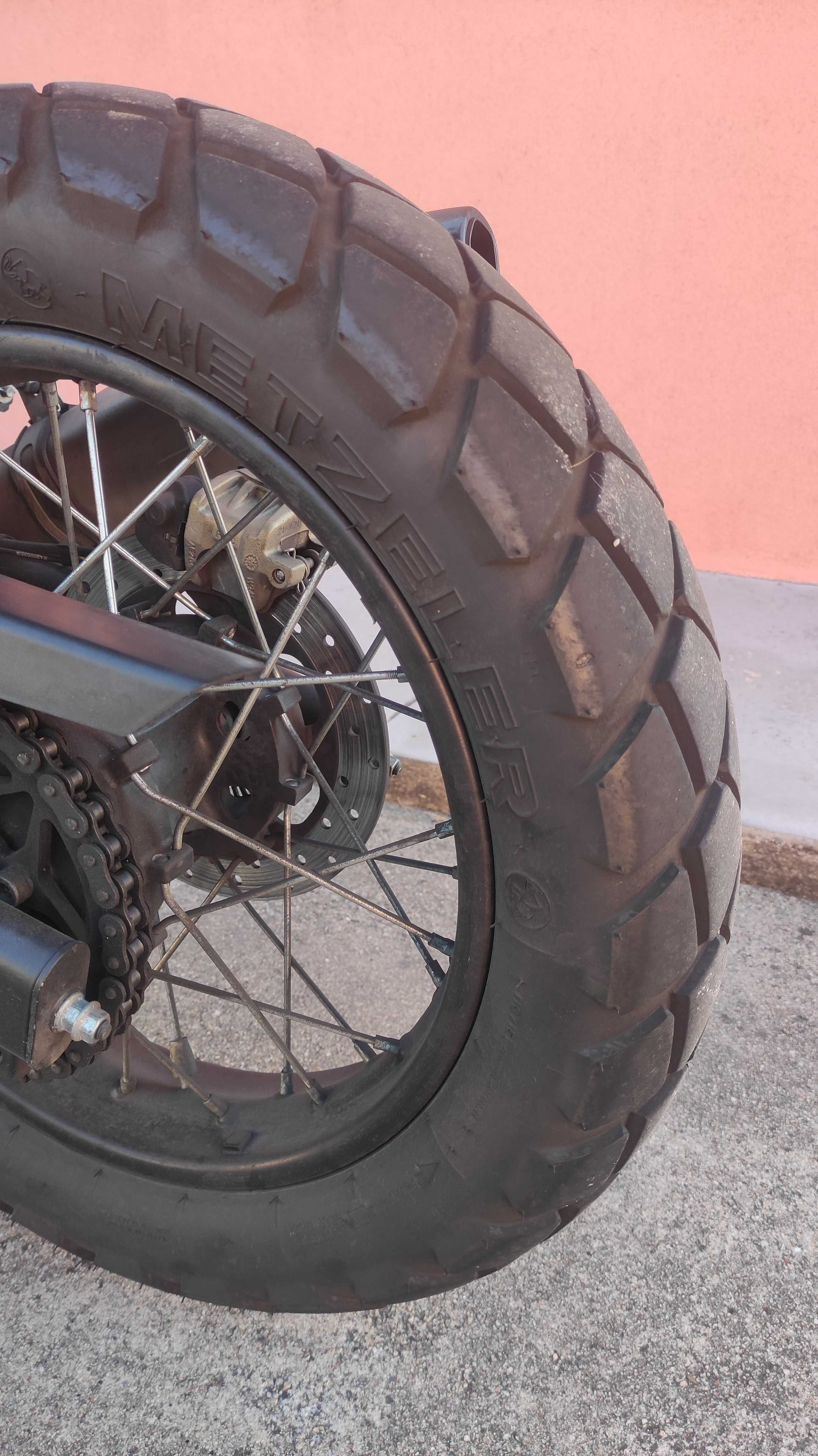 Royal Enfield Himalayan 411cc