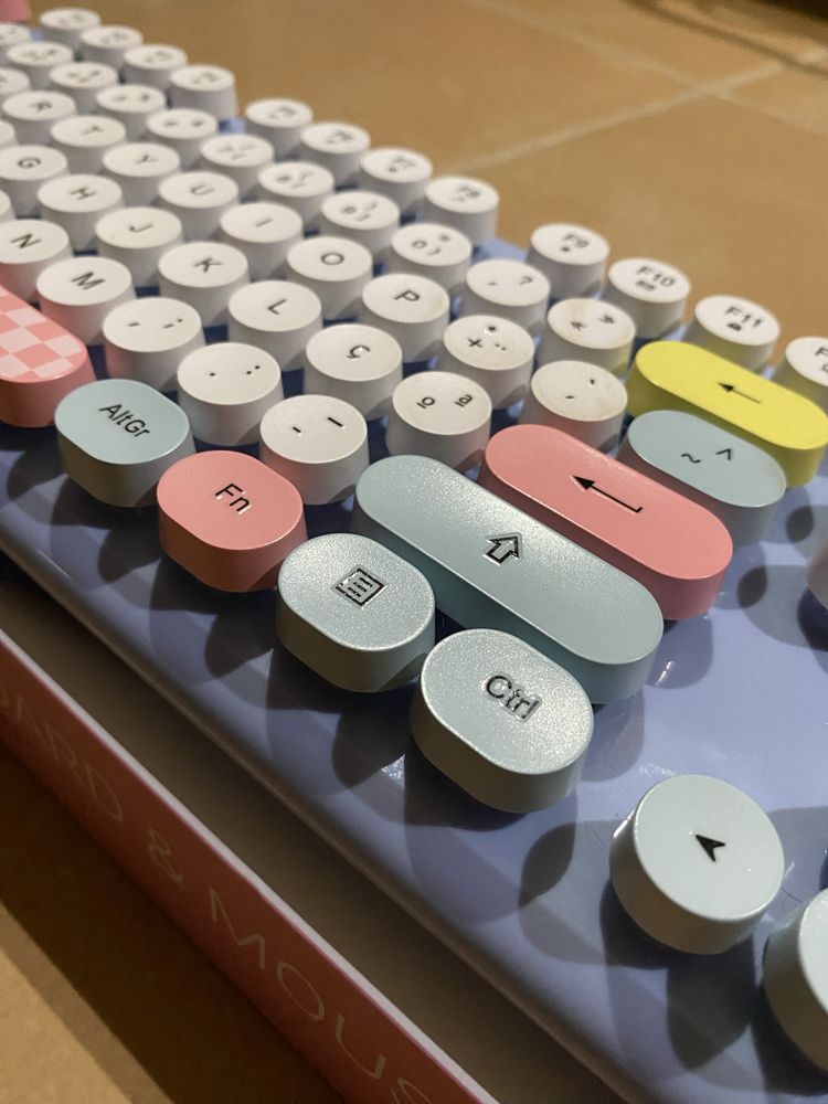 Teclado de computador e rato