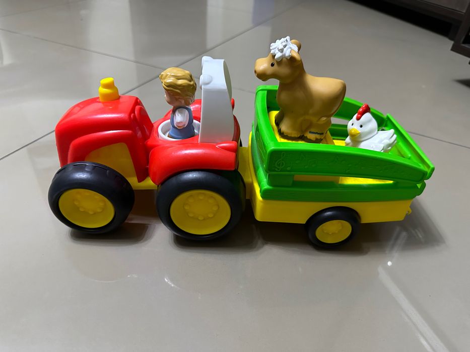 Музыкальный трактор little People