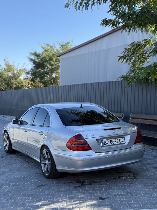 Mercedes-benz e-class 320