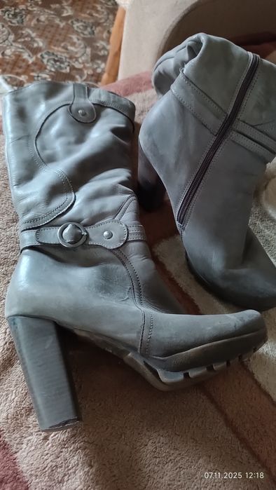 Продам сапожки жіночі