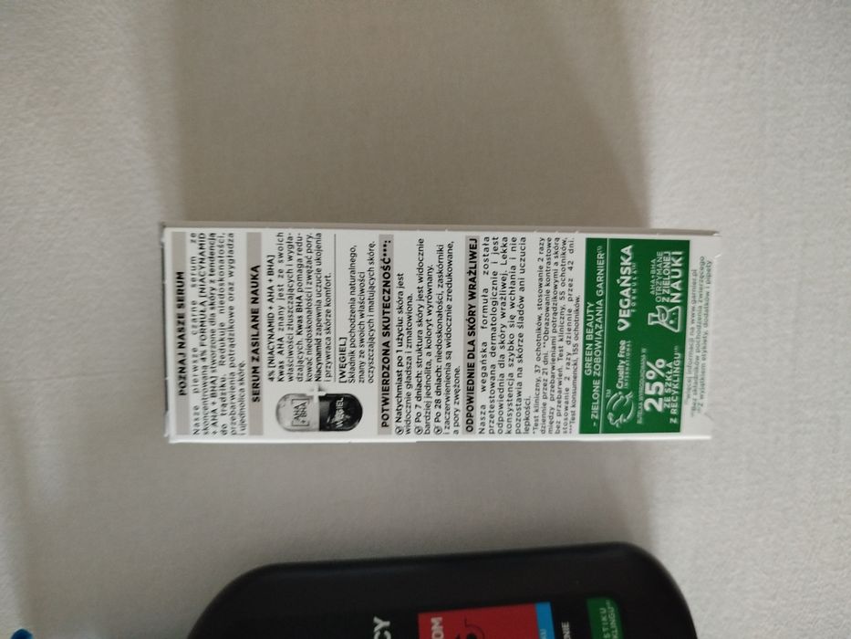 Zestaw kosmetyków Garnier serum i żel do mycia twarzy z węglem