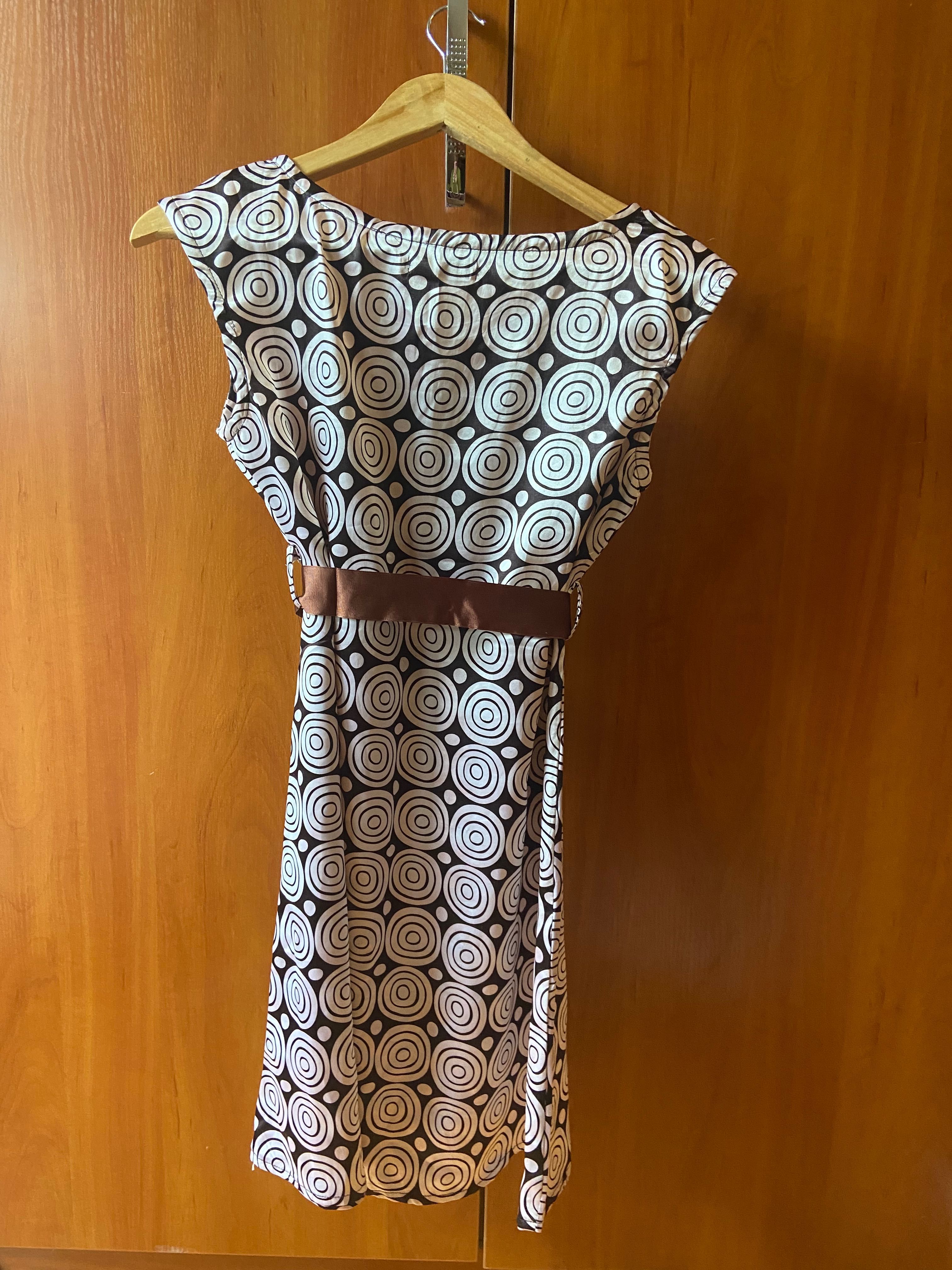 Платье из атласа с поясом