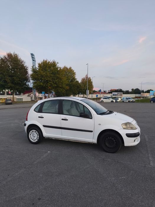 Citroen C3 1400
Comercial, 5 portas, 2 lugares 
IUC baixo
Baixo consum