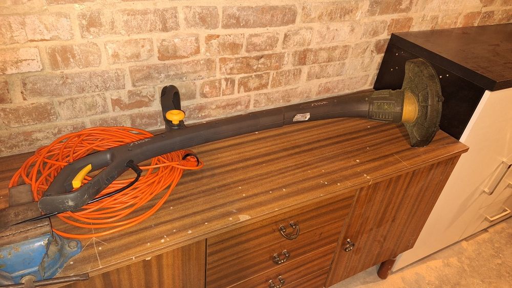 Podkaszarka elektryczna, przedłużacz gratis