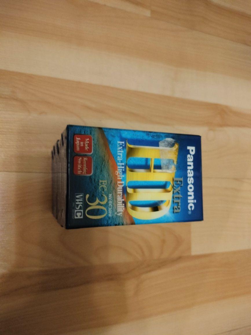 Kasety miniDV i VHS-C Panasonic – NOWE – zestaw 26 szt.
