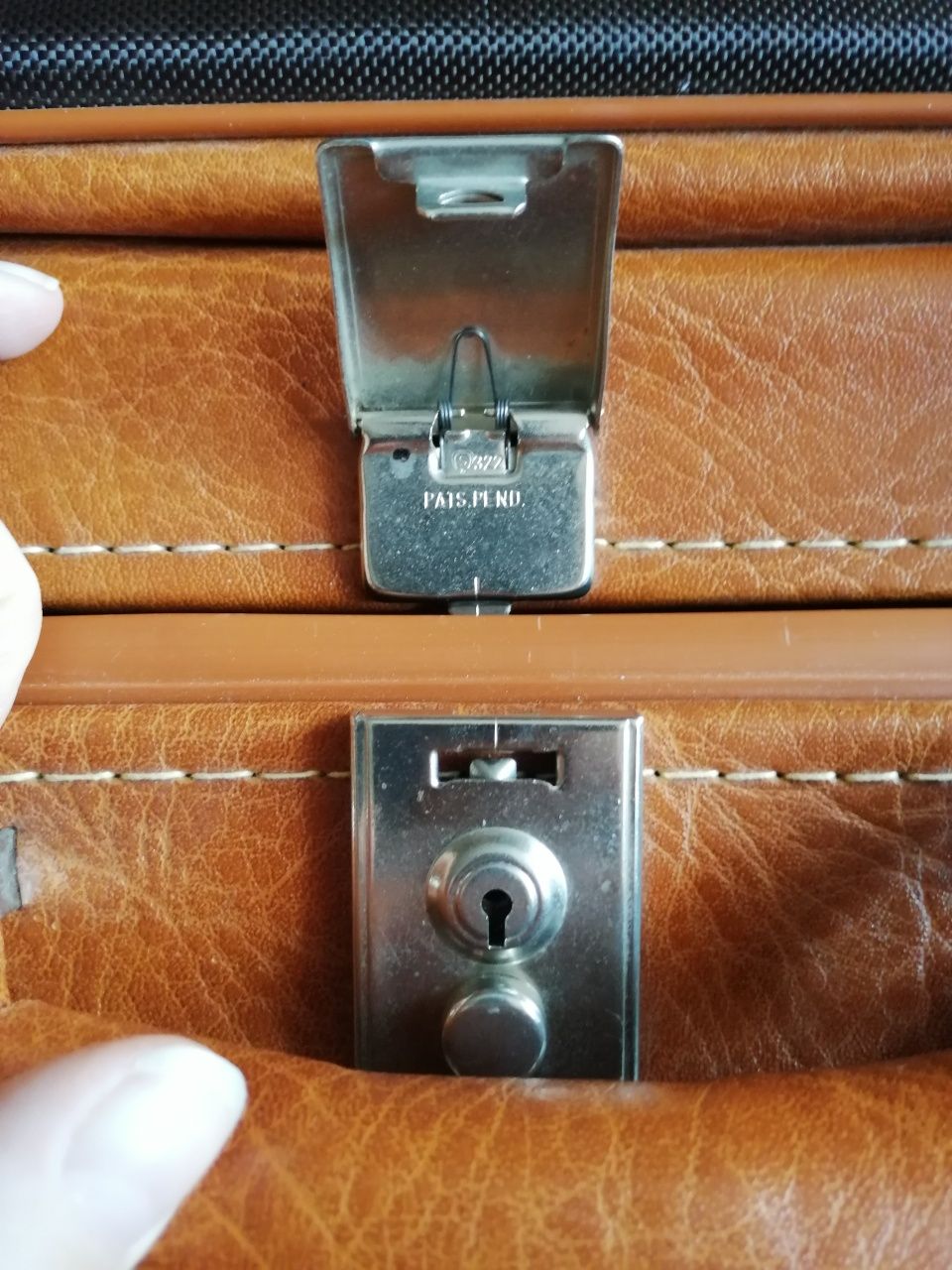 Kufer walizka podróżna retro vintage imitacja skóry